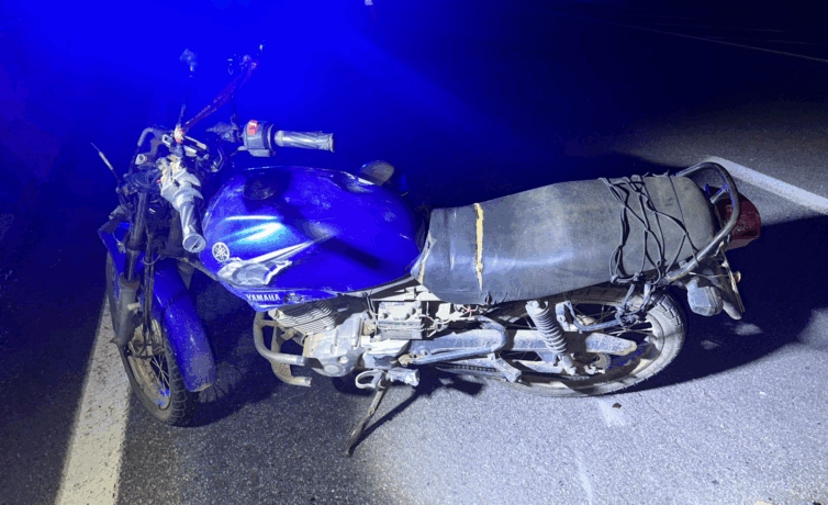 Motociclista fica ferido com gravidade depois de  bater em  guard rail na MG 050, em Itaúna