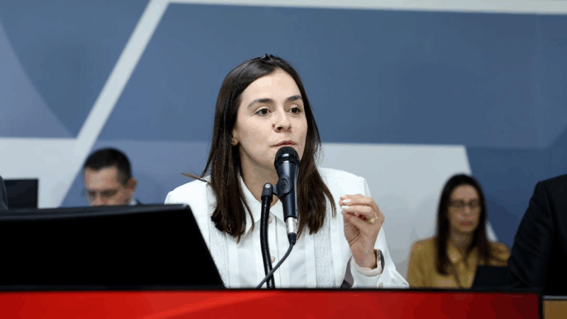 Zema manifesta favoravelmente a projeto de Lohanna de doação do Hospital Regional