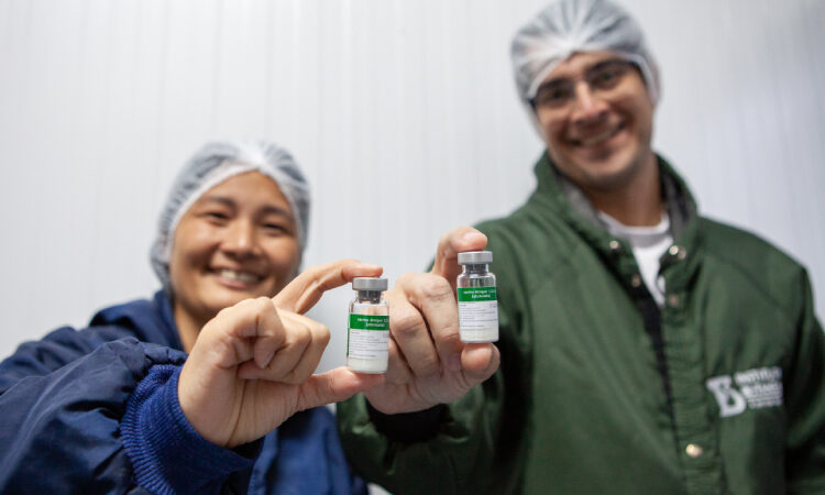 Vacina da dengue do Instituto Butantan, primeira do mundo em dose única, é aprovada pela Anvisa