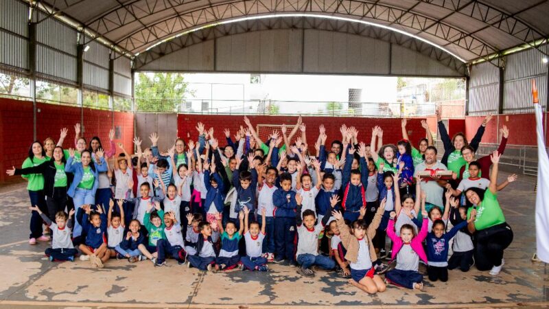 Escola Parceira 2025 em Itatiaiuçu encerra com premiação de estudantes