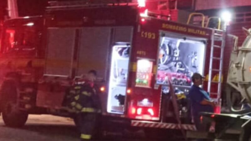 Vídeos: bombeiros de Pará de Minas resgatam idoso em casa tomada pelo fogo em Itaúna