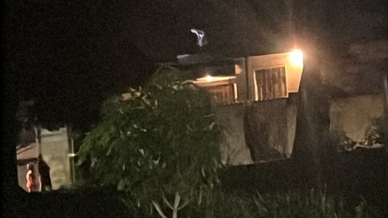 Vídeos: força tarefa resgata homem em surto que ameaçava se matar no Bairro Padre Eustáquio