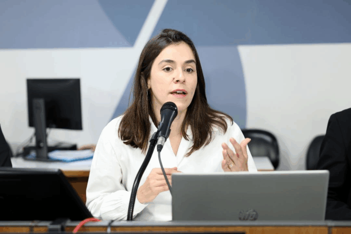 Vídeo: deputada Lohanna celebra sanção de seu projeto que doa Hospital Regional à UFSJ