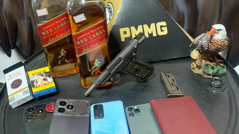 PM de Itaúna recupera veículo roubado em São Joaquim de Bicas e apreende arma