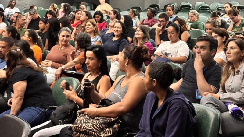 Prefeitura investe na Atenção Primária e entrega tablets a agentes comunitários de Saúde