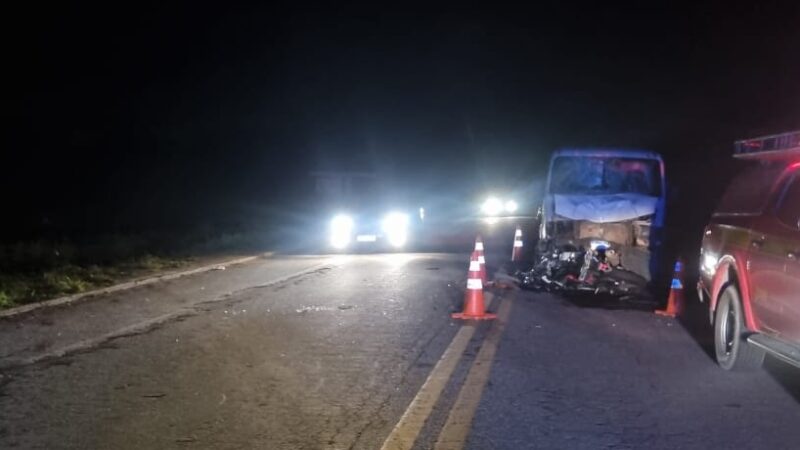 Morte na MG 431 teria sido provocada por um terceiro veículo que invadiu a contramão