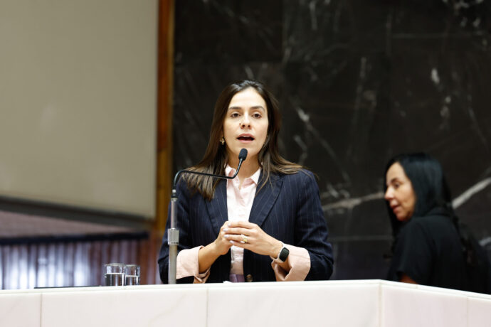 Assembleia aprova projeto de Lohanna que fortalece o atendimento educacional especializado