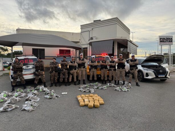 Vídeo: casal é preso com maconha, haxixe e Skank avaliados em R$ 4 milhões na MG 050