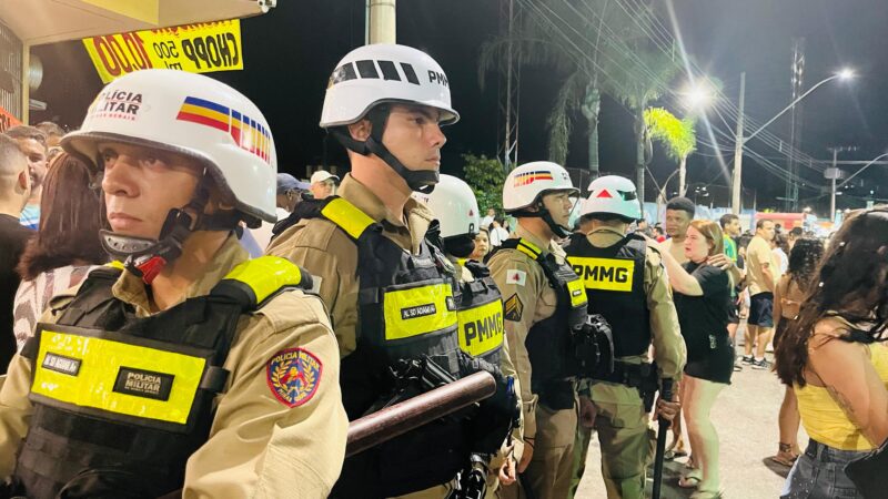Homem é preso usando tornozeleira eletrônica e portando drogas durante o Carnaval em Itaúna
