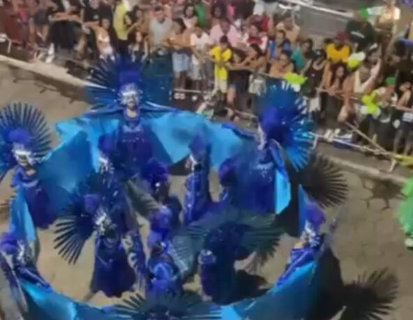 Vídeo: adolescente é morto durante desfile de escola de samba em São João del-Rei