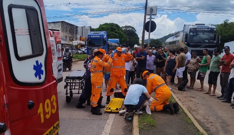 Vídeo: motociclista tem mal súbito na MG 431,  sofre queda do veículo e fica em estado grave