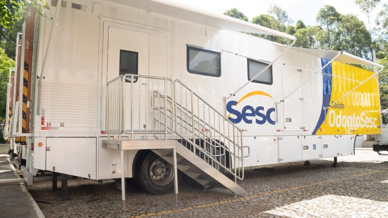 Itaúna recebe unidade móvel do OdontoSesc para tratamentos odontológicos gratuitos
