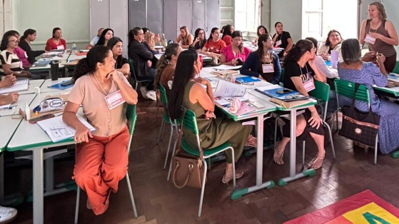 Educadores da educação infantil iniciam formação continuada do Pro-LEEI