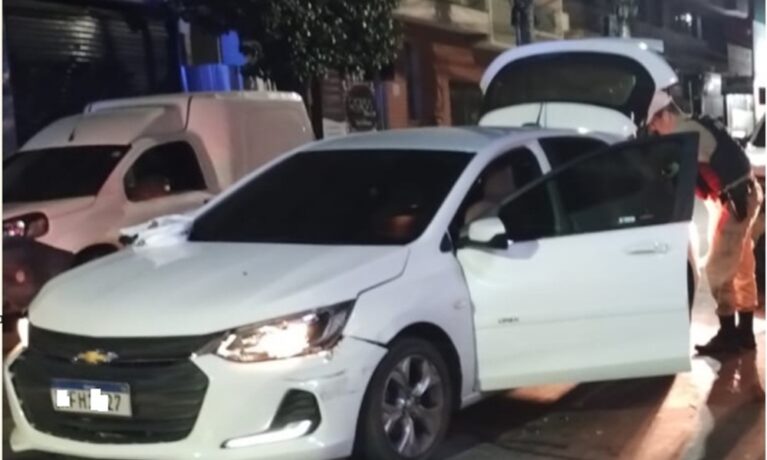 Adolescente tenta escapar de blitz em Pouso Alegra e, após perseguição, é detido com R$ 26 mil