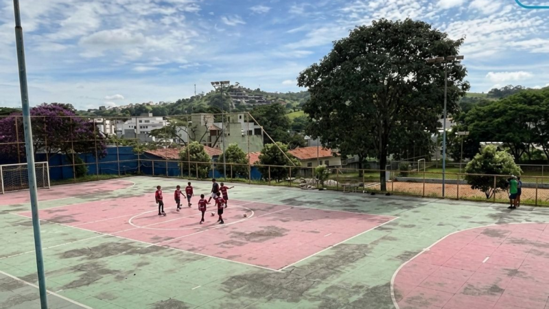 Com recursos de emendas de vereadores, quadra de Praça de Esportes vai receber cobertura