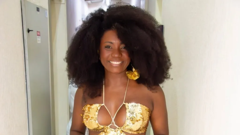 Morre, aos 49 anos, a sambista Adriana Araújo, vítima de um aneurisma cerebral