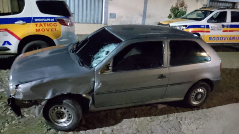 Jovem de 16 anos tem a mão amputada em colisão de carro e moto. Motorista foge do local