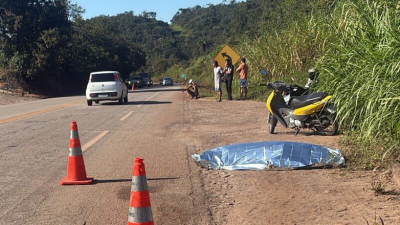 Mulher morre depois de sofrer mal súbito na rodovia MG 431 e cair da motoneta