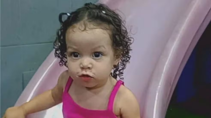 Criança de 1 ano e meio morre depois de tomar injeção em uma UPA; médica e enfermeira fogem