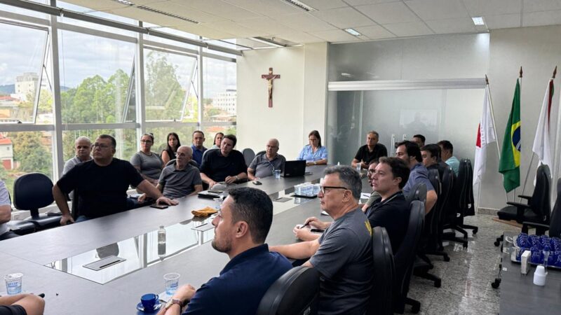 Prefeitura de Itaúna apresenta iniciativas para atração de empreendedores em reunião com vereadores
