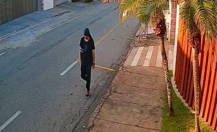 Vídeos: Polícia Federal apreende carro roubado em Itaúna nesta terça-feira, 12