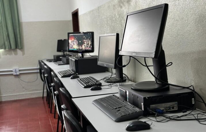 Prefeitura de Itaúna inaugura Sala de Informática Carlo Acutis e amplia acesso à tecnologia na rede municipal