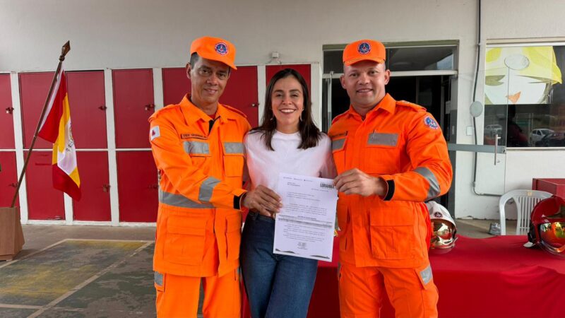 Deputada Lohanna entrega R$ 590 mil em emendas para reforçar segurança pública em Itaúna