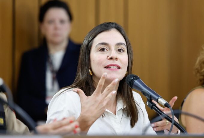 Deputada Lohanna protocola projeto para barrar devedores de pensão e foragidos em grandes eventos