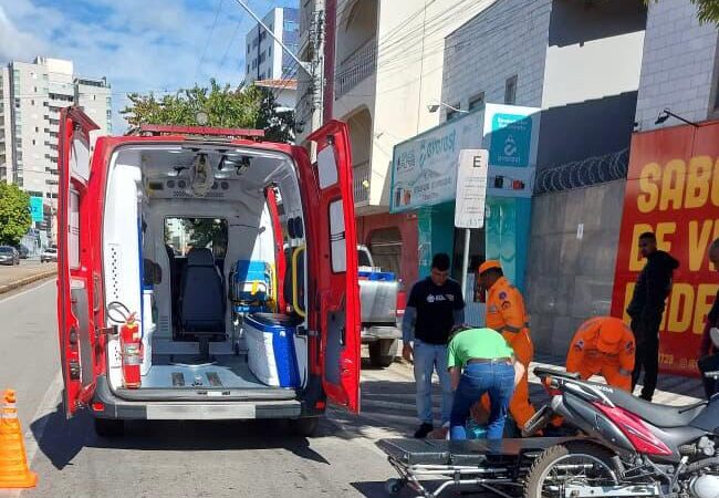 Motociclista fica ferido em colisão com carro em Itaúna