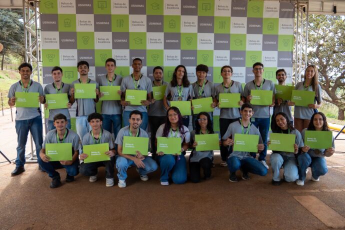 Usiminas premia estudantes na segunda edição do Programa Bolsas de Excelência em Itatiaiuçu