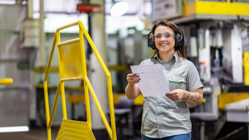 Usiminas abre inscrições para programas de estágio e jovem aprendiz em nove cidades