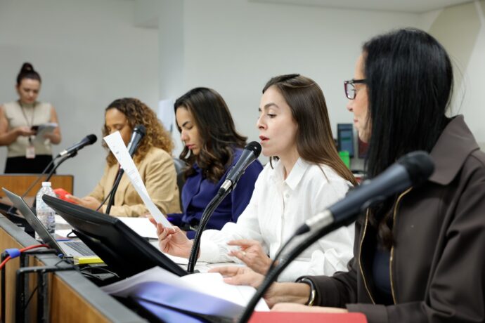 Lohanna preside Comissão Especial que aprova indicação da primeira mulher da ALMG para o TCE