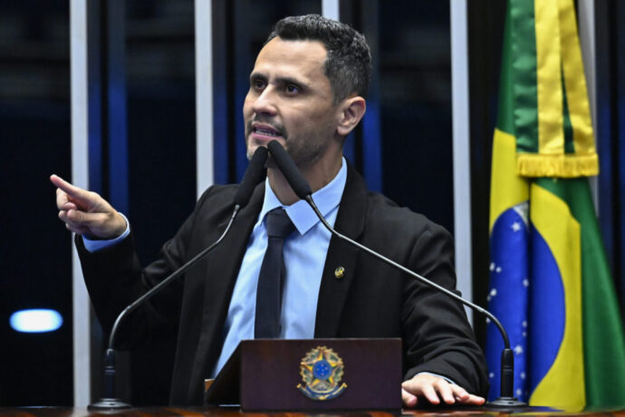 Cleitinho disse que vai seguir missão e ser pré-candidato ao governo de Minas, mas Republicanos disse que ele “perdeu o timing”