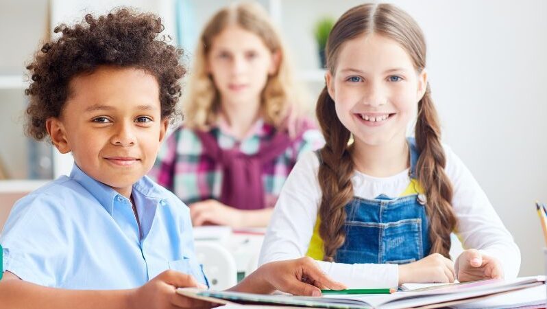Alunos das escolas municipais de Itaúna, até o 5º ano, terão ensino da língua inglesa