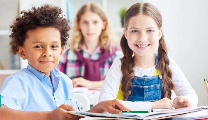 Alunos das escolas municipais de Itaúna, até o 5º ano, terão ensino da língua inglesa