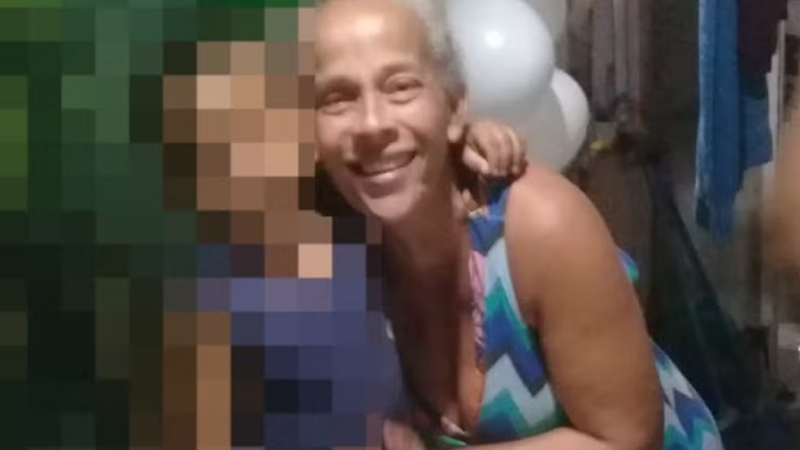 Bebê é encontrada mamando na mãe vítima de feminicídio em Minas