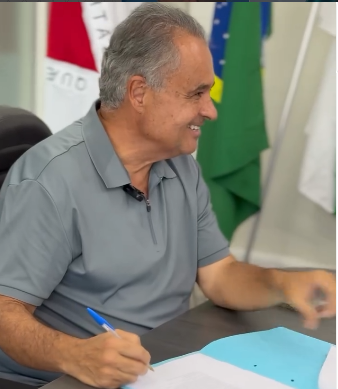 Prefeito Gustavo Mitre vai a Brasília em busca de recursos para Itaúna