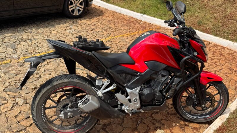 Motocicleta tem problemas mecânicos e provoca queda do condutor na MG 431, em Itaúna