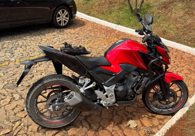 Motocicleta tem problemas mecânicos e provoca queda do condutor na MG 431, em Itaúna