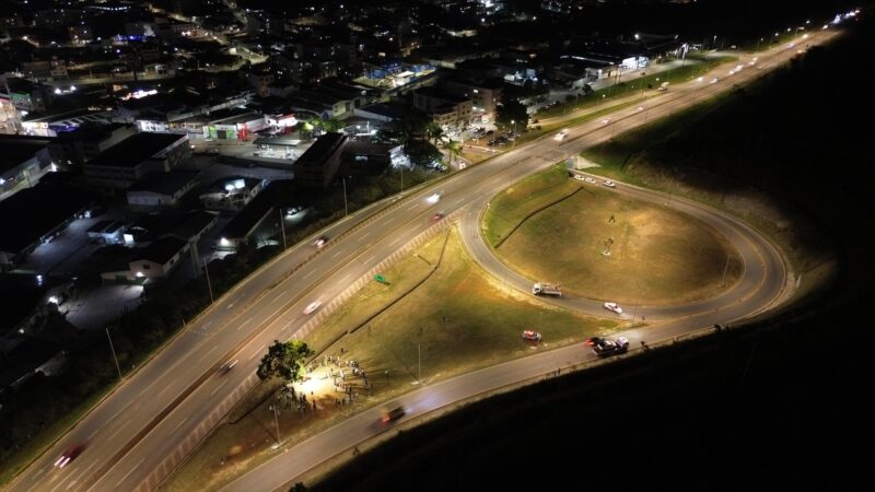 Vídeo: trevo da Silva Jardim com a MG-050 ganha iluminação em Itaúna