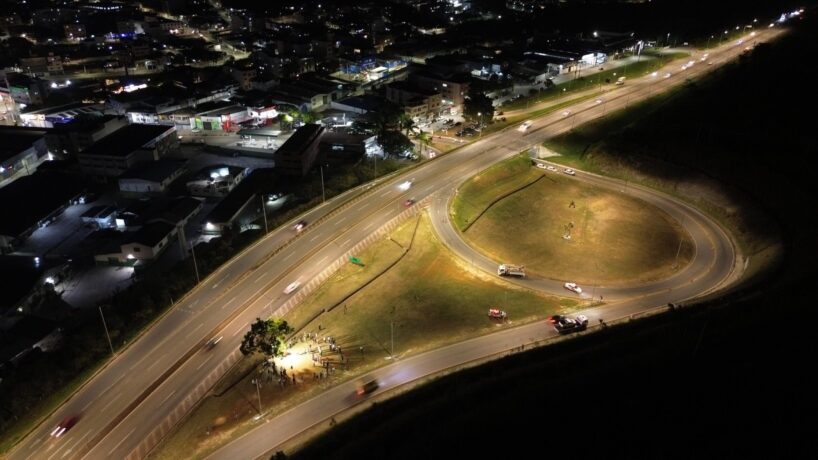 Vídeo: trevo da Silva Jardim com a MG-050 ganha iluminação em Itaúna